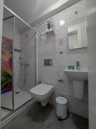 Üç Kişilik Oda