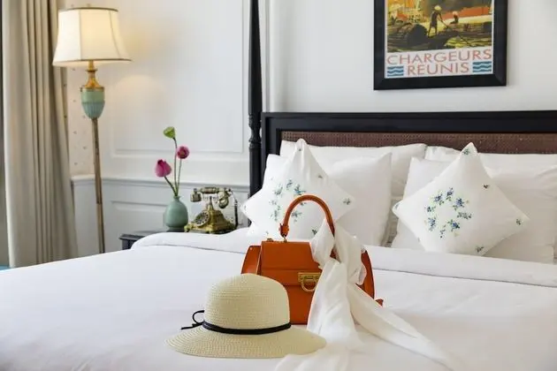 Premier Deluxe Lower Floor - Happy Hour & Foot Massage Included