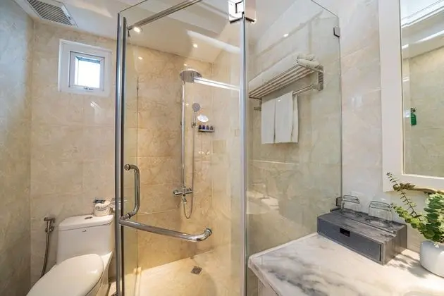 Deluxe Double Window Room - Rooftop Sauna & Jacuzzi Included