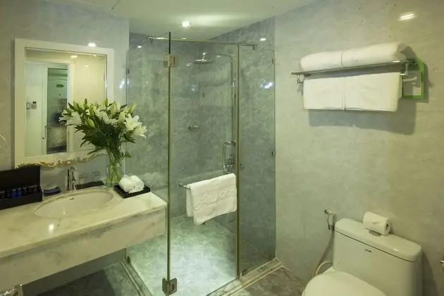 Deluxe Double Window Room - Rooftop Sauna & Jacuzzi Included