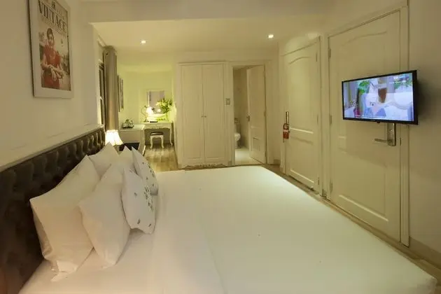 Executive with 2 bathroom - Rooftop Sauna & Jacuzzi Included
