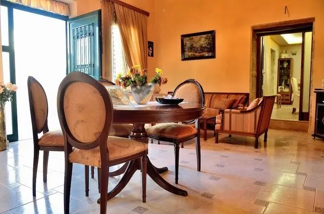 Villa, Bahçe Manzaralı