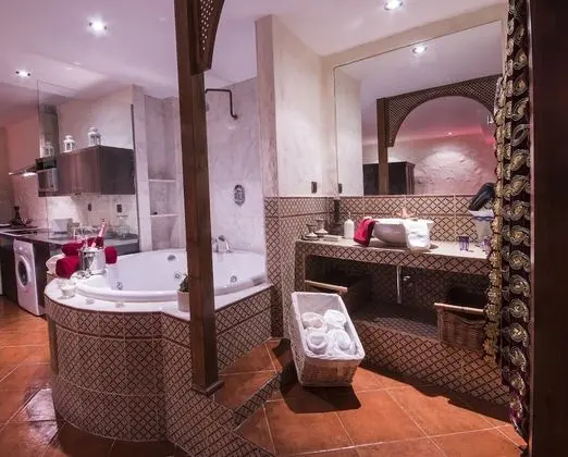 Deluxe Apart Daire, Jakuzi (Árabe)