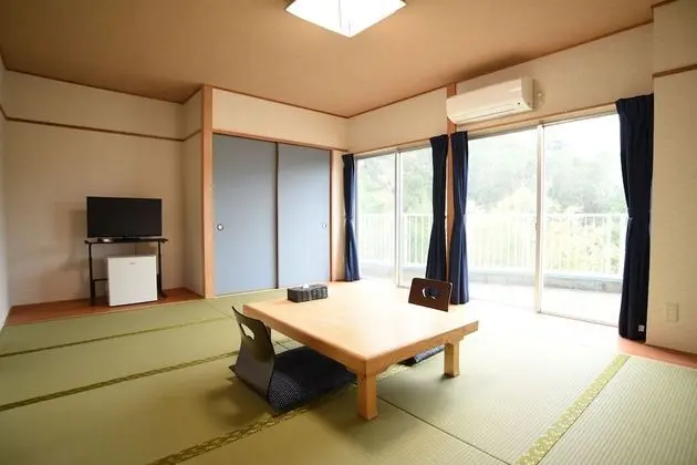 Oda (JP style, 10-12 tatami, with shower)