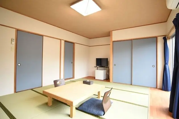 Oda (JP style, 10-12 tatami, with shower)