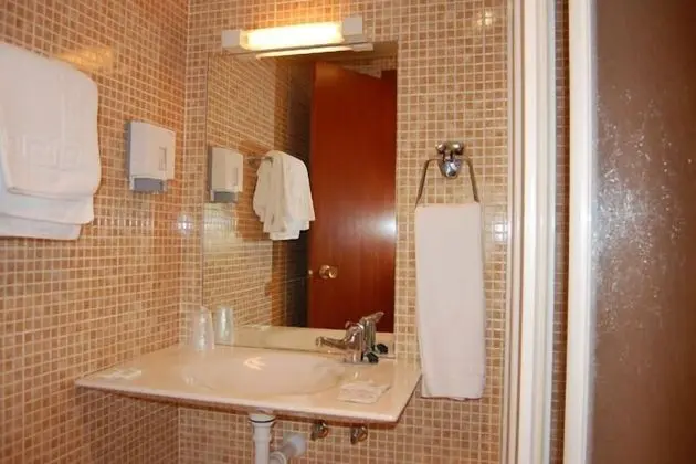 Tek Büyük veya İki Ayrı Yataklı Oda