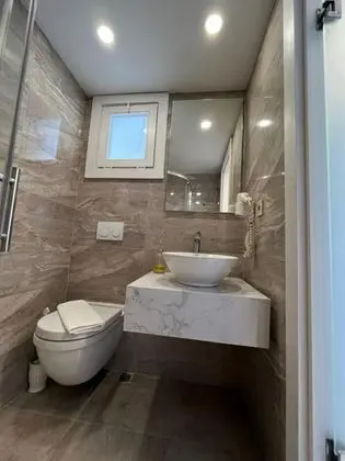 Deluxe Oda, Havuz Manzaralı