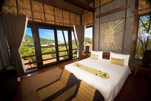 Suite with Garden View