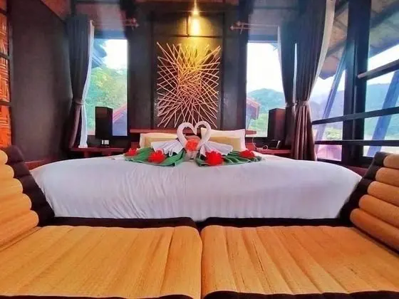 Suite with Garden View