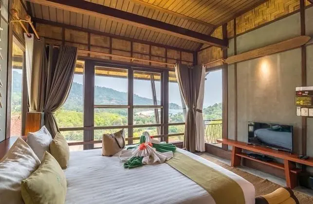 Suite with Garden View
