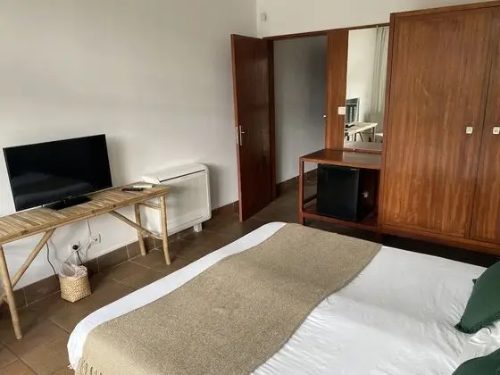 Tek Büyük veya İki Ayrı Yataklı Oda, Balkon, Nehir Manzaralı