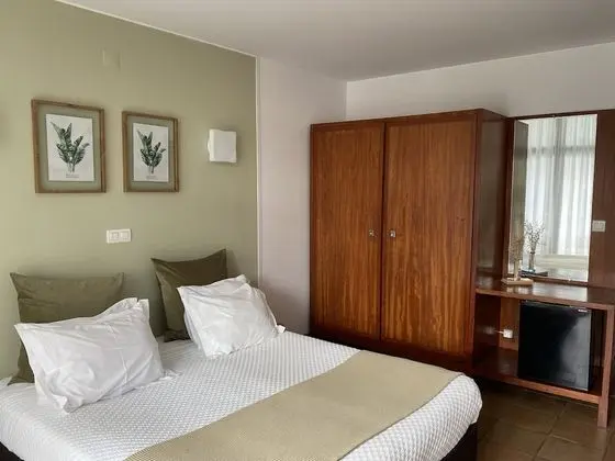 Tek Büyük veya İki Ayrı Yataklı Oda, Balkon, Nehir Manzaralı