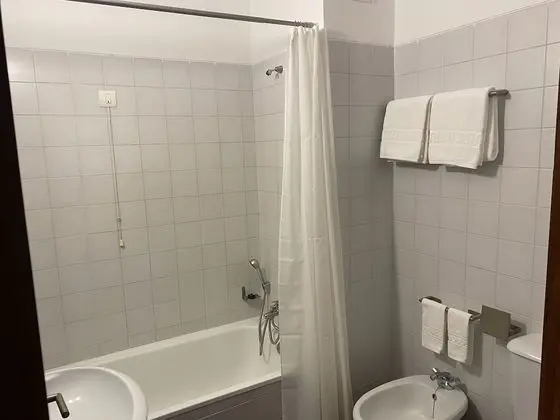 Tek Büyük veya İki Ayrı Yataklı Oda, Balkon, Nehir Manzaralı