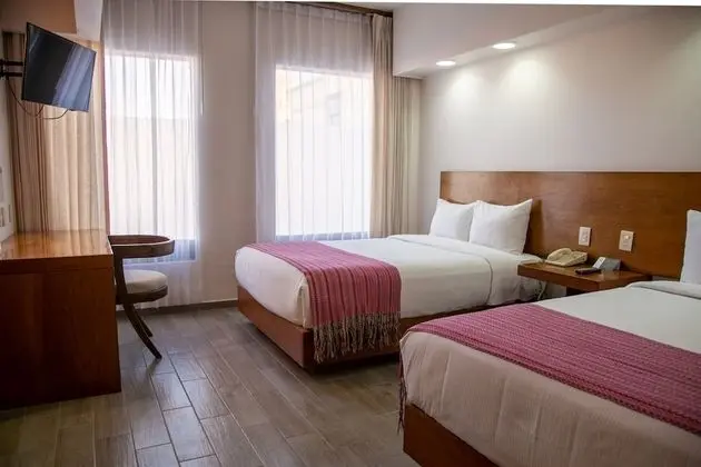 Traditional Tek Büyük Yataklı Oda