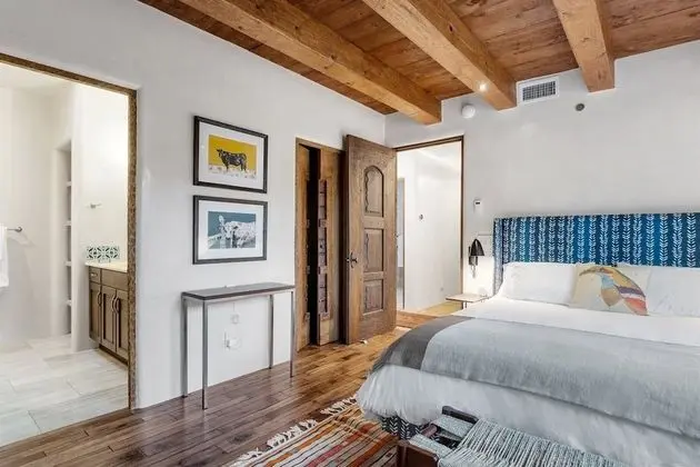 Ev (Alameda Escondido - Historic East Sid)