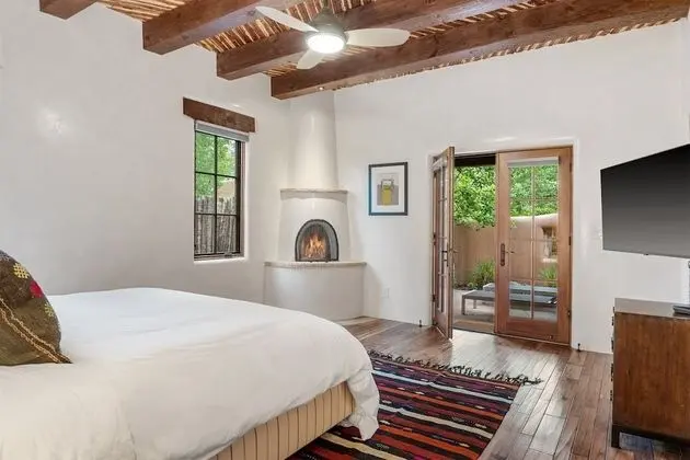 Ev (Alameda Escondido - Historic East Sid)