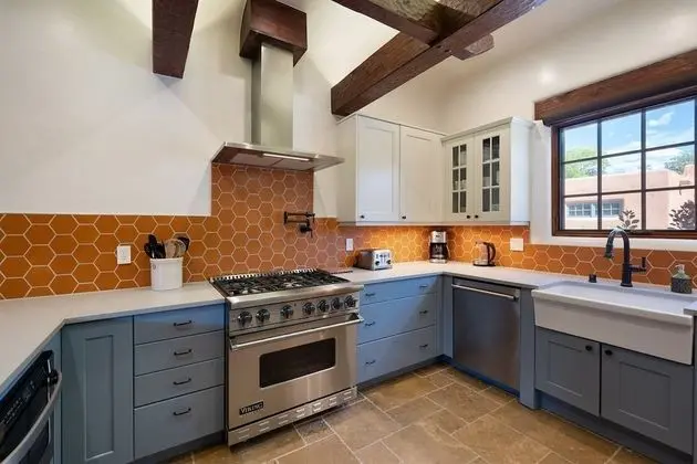 Ev (Alameda Escondido - Historic East Sid)