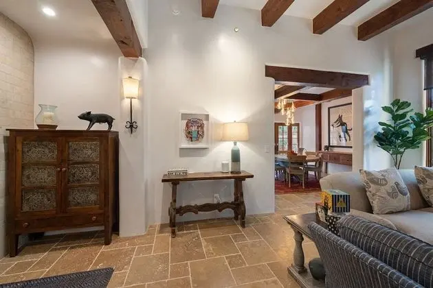 Ev (Alameda Escondido - Historic East Sid)