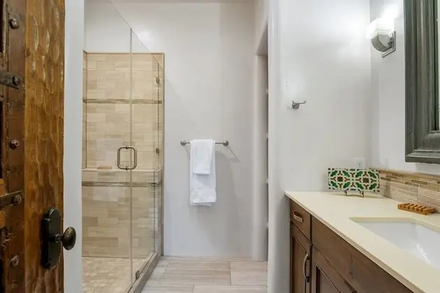 Ev (Alameda Escondido - Historic East Sid)