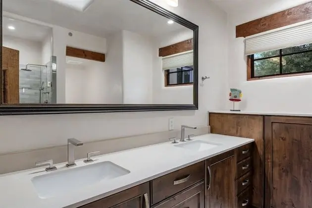 Ev (Alameda Escondido - Historic East Sid)