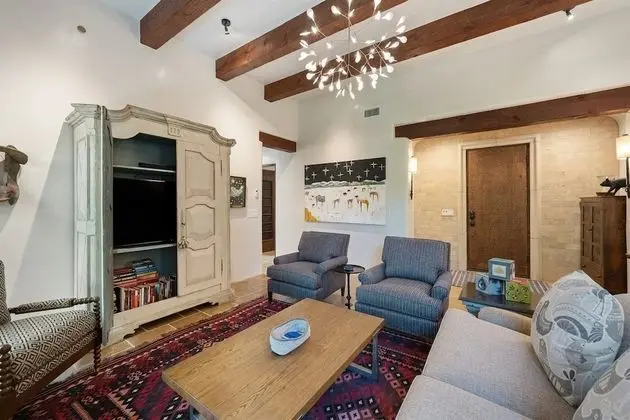 Ev (Alameda Escondido - Historic East Sid)