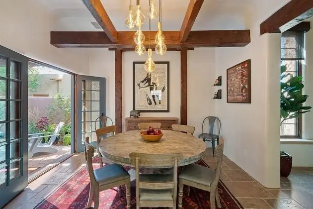 Ev (Alameda Escondido - Historic East Sid)
