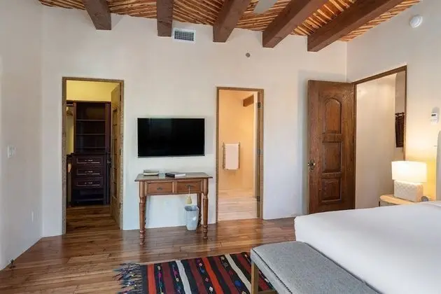 Ev (Alameda Escondido - Historic East Sid)