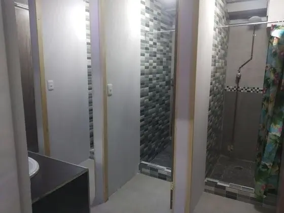 Dört Kişilik Oda, Ortak Banyo