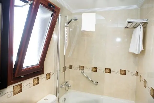 Tek Büyük Yataklı Oda (1 Double Bed)