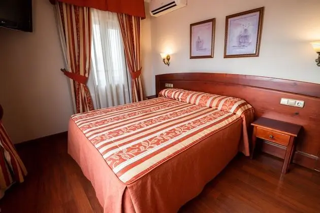 Tek Büyük Yataklı Oda (1 Double Bed)