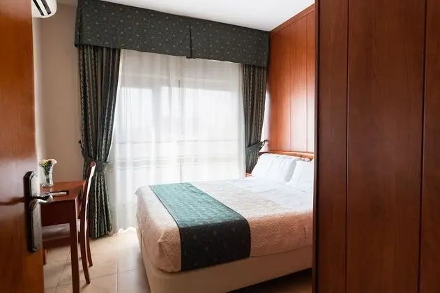 Tek Büyük Yataklı Oda (1 Double Bed)