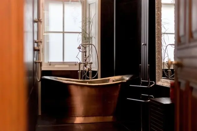 Room 2 - Superior King (Private Bathroom outside room)