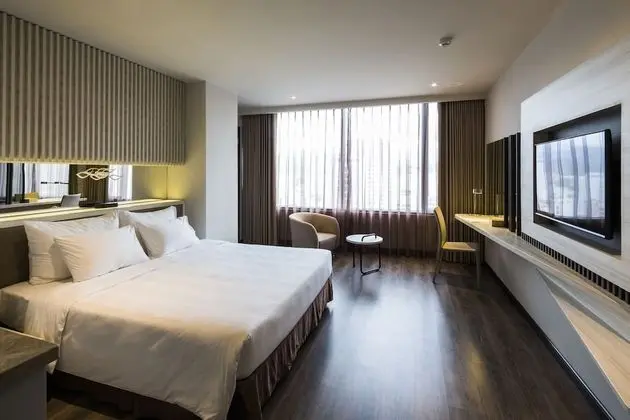 Deluxe Tek Büyük Yataklı Oda, Kısmi Deniz Manzaralı
