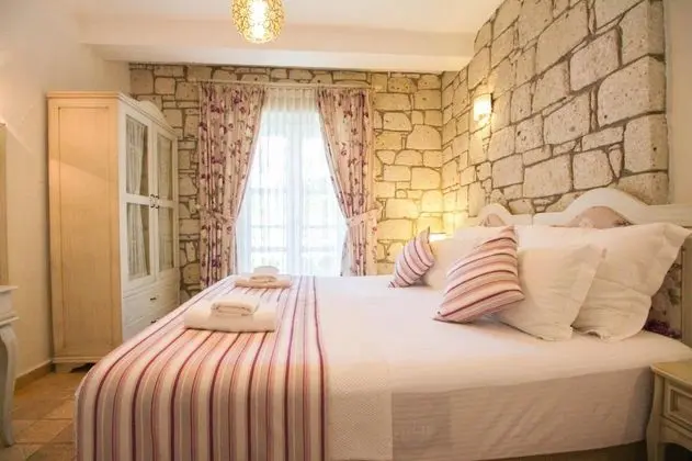 Standart Oda, Havuz Manzaralı