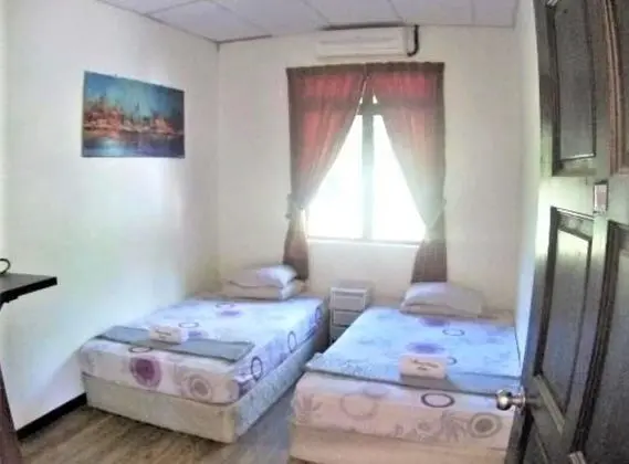 Family Oda, Bahçe Manzaralı