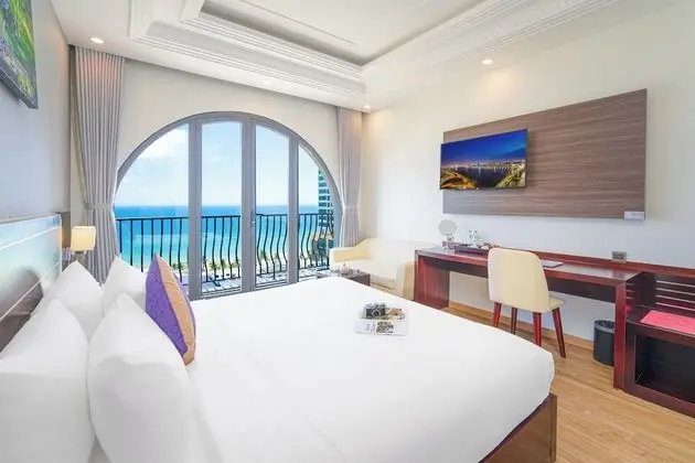 Tek Büyük Yataklı Oda, Balkon, Okyanus Manzaralı