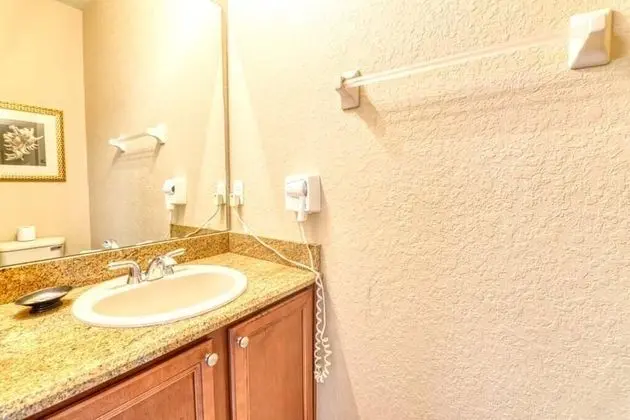 Apart Daire, Birden Çok Yatak (Alan's Regal Palms Resort Townhome)