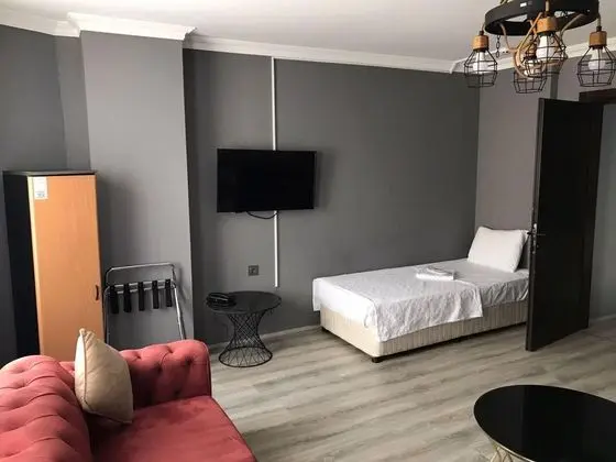Aile Odası, Havuz Manzaralı, Mutfaklı