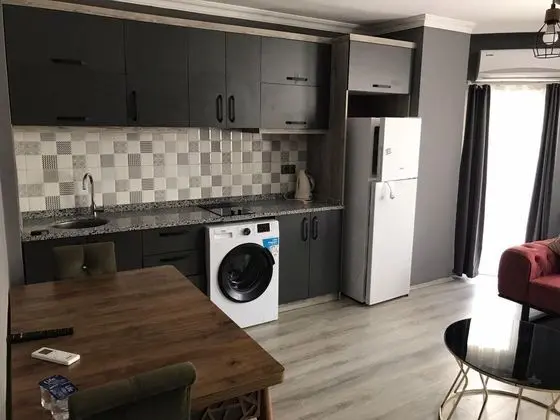 Aile Odası, Havuz Manzaralı, Mutfaklı