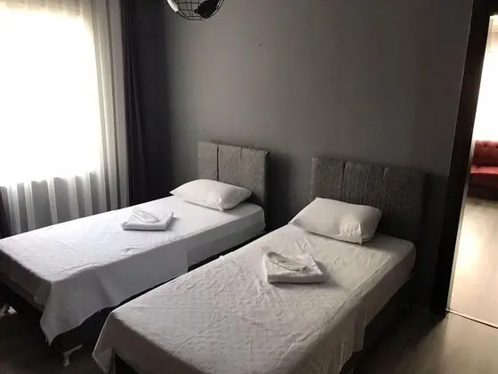 Aile Odası, Havuz Manzaralı, Mutfaklı