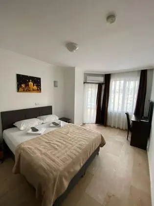 Üç Kişilik Oda, Şehir veya Dağ Manzaralı, Balkonlu