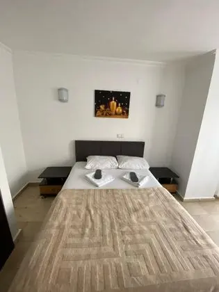 Üç Kişilik Oda, Şehir veya Dağ Manzaralı, Balkonlu