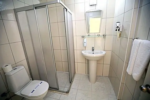 Standart Oda, Kara veya Havuz Manzaralı