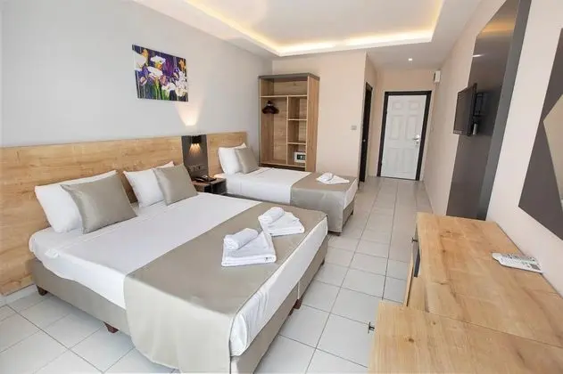 Triple, Şehir Manzaralı