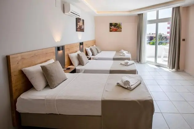 Triple, Şehir Manzaralı