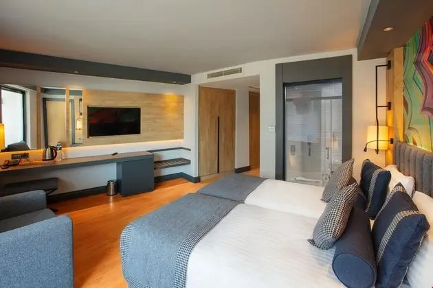 Standart Oda - Nehir ve Deniz Manzaralı