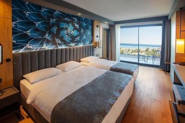 Standart Oda - Nehir ve Deniz Manzaralı