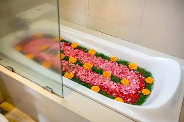 Deluxe Tek Büyük veya İki Ayrı Yataklı Oda, 1 Yatak Odası, Bahçe Manzaralı, Bahçeli