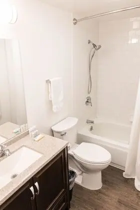Double Queen Deluxe Suite