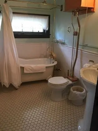 Standard Üç Kişilik Oda, Özel Banyo (Blanche Cascaden Room)